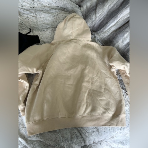 Medium essentials hoodie - Picture 5 of 5